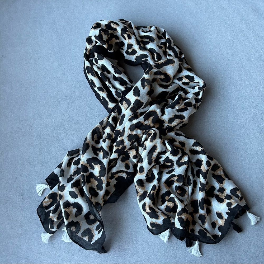 Animal Print Scarf ~ Tassle ~ Brand New!